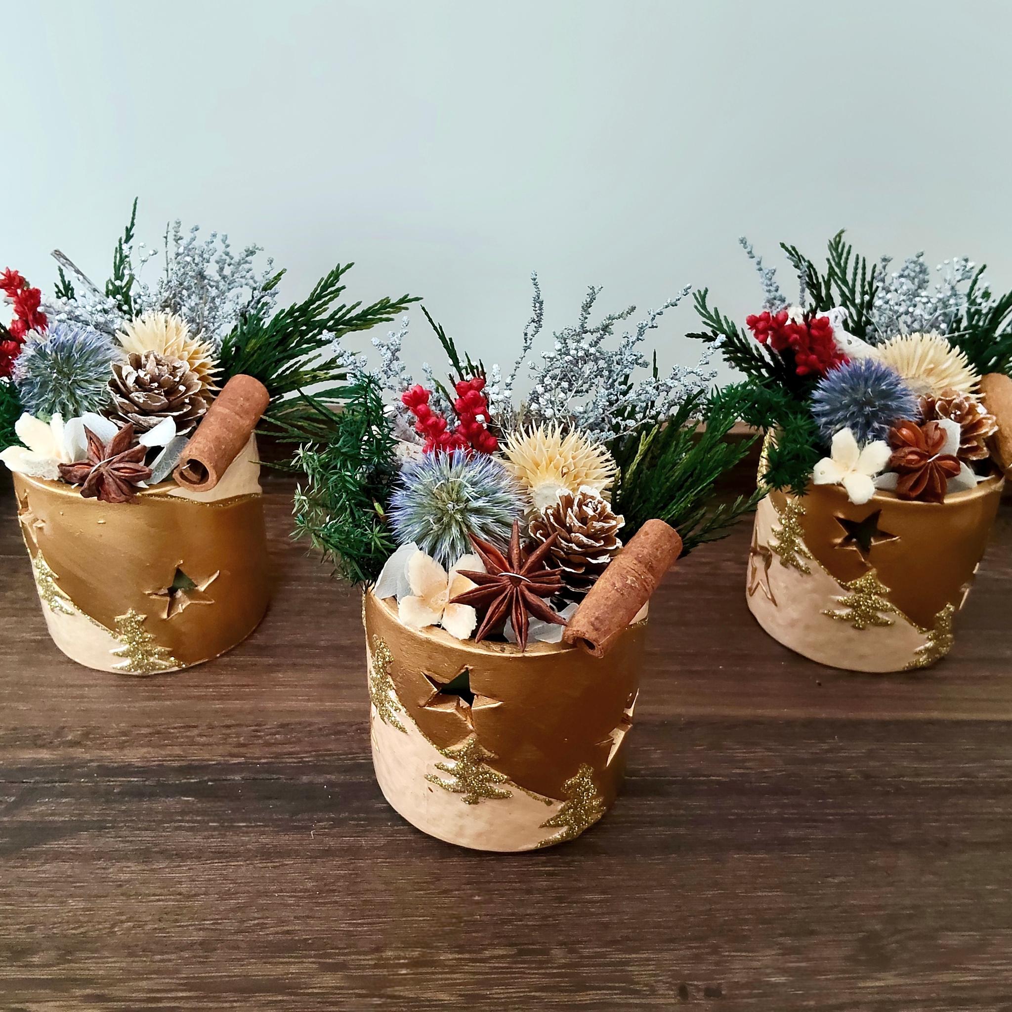 森のきらめき星灯りのクリスマスアレンジ プリザーブドフラワードライフラワー1枚目の画像