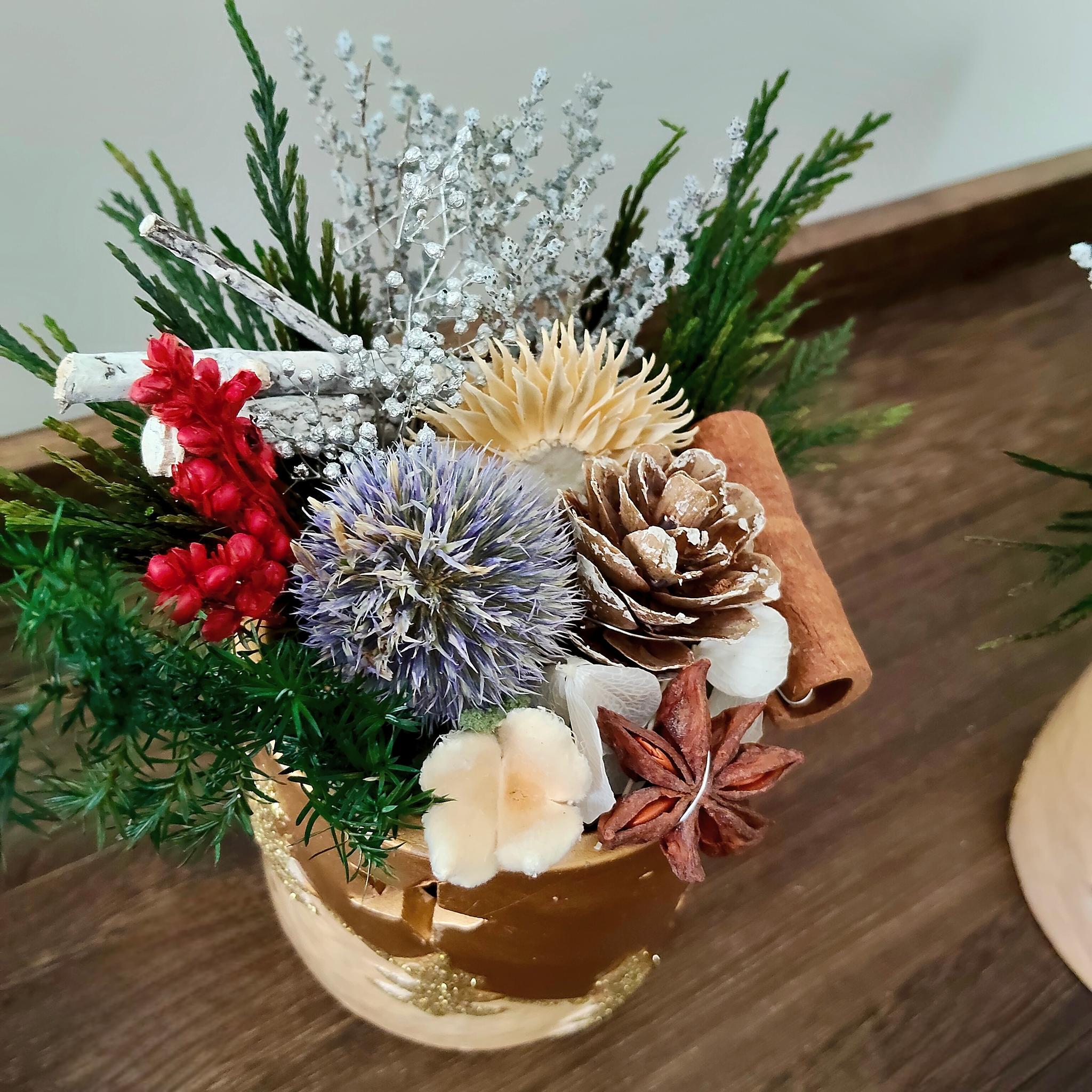 森のきらめき星灯りのクリスマスアレンジ プリザーブドフラワードライフラワー | 5枚目